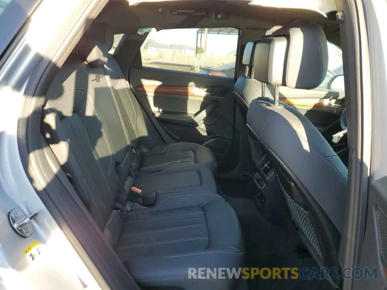 11 Photograph of a damaged car WA1EAAFY0N2130050 AUDI Q5 2022
