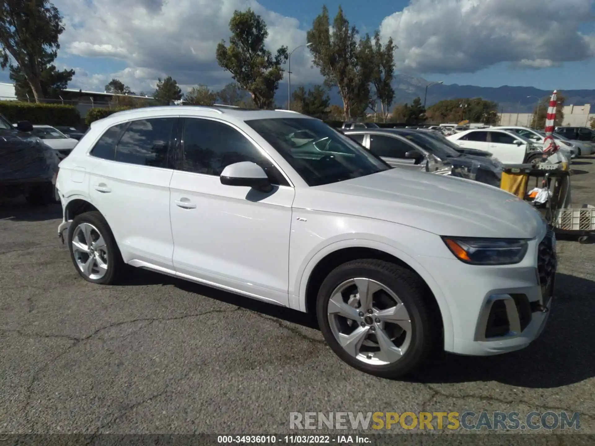 1 Photograph of a damaged car WA1EAAFY0N2138357 AUDI Q5 2022