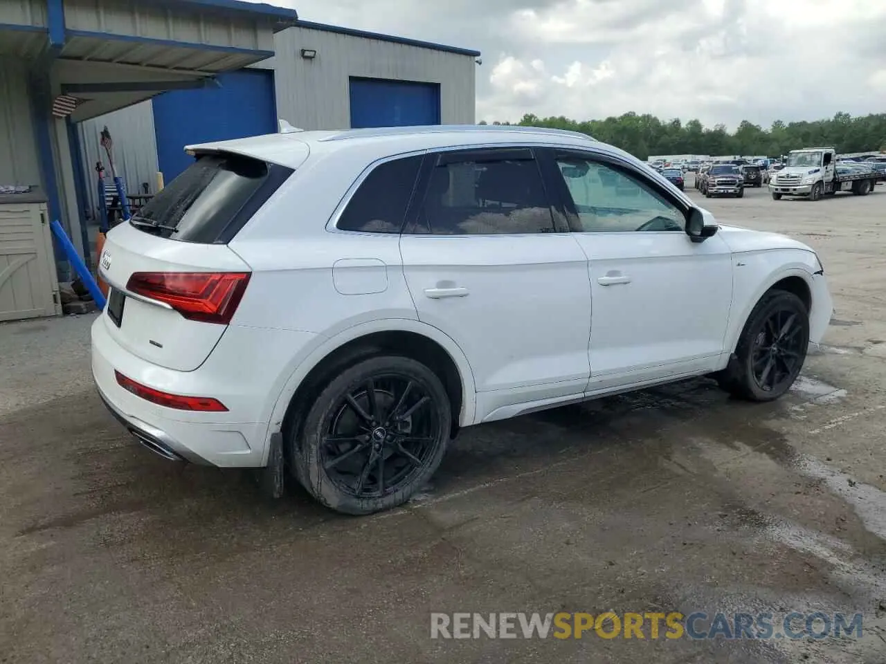 3 Photograph of a damaged car WA1EAAFY1N2015893 AUDI Q5 2022