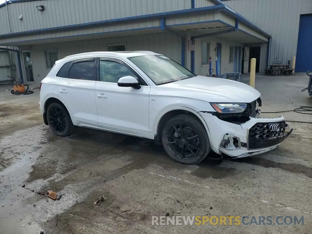 4 Photograph of a damaged car WA1EAAFY1N2015893 AUDI Q5 2022