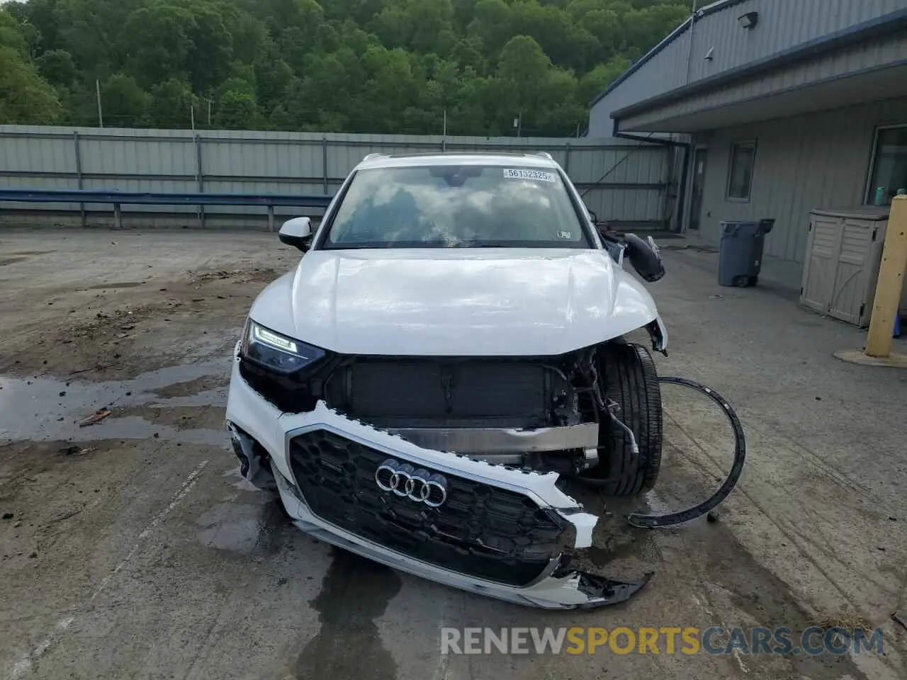 5 Photograph of a damaged car WA1EAAFY1N2015893 AUDI Q5 2022