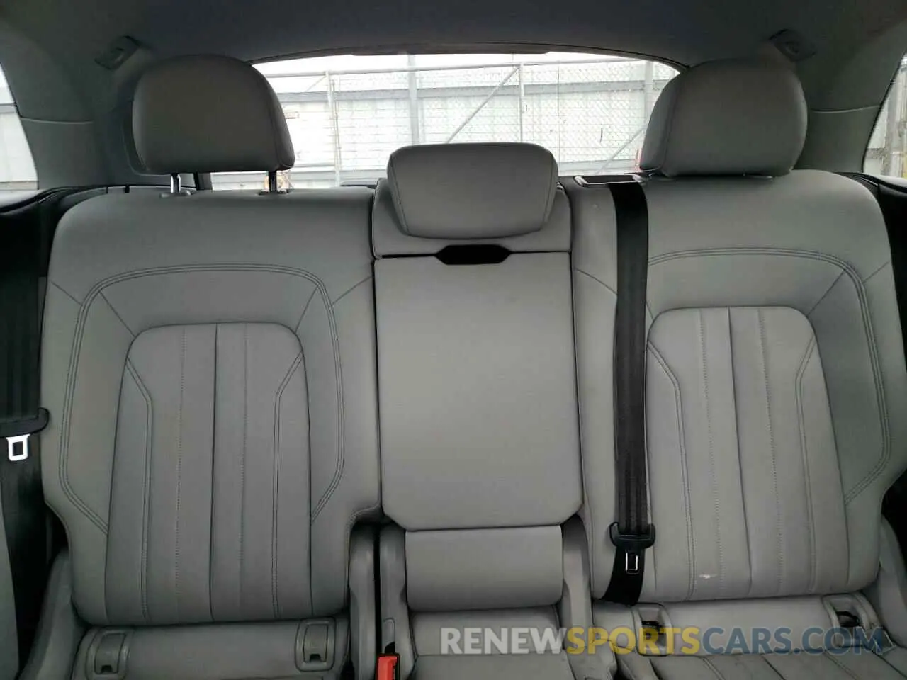 10 Photograph of a damaged car WA1EAAFY1N2021256 AUDI Q5 2022