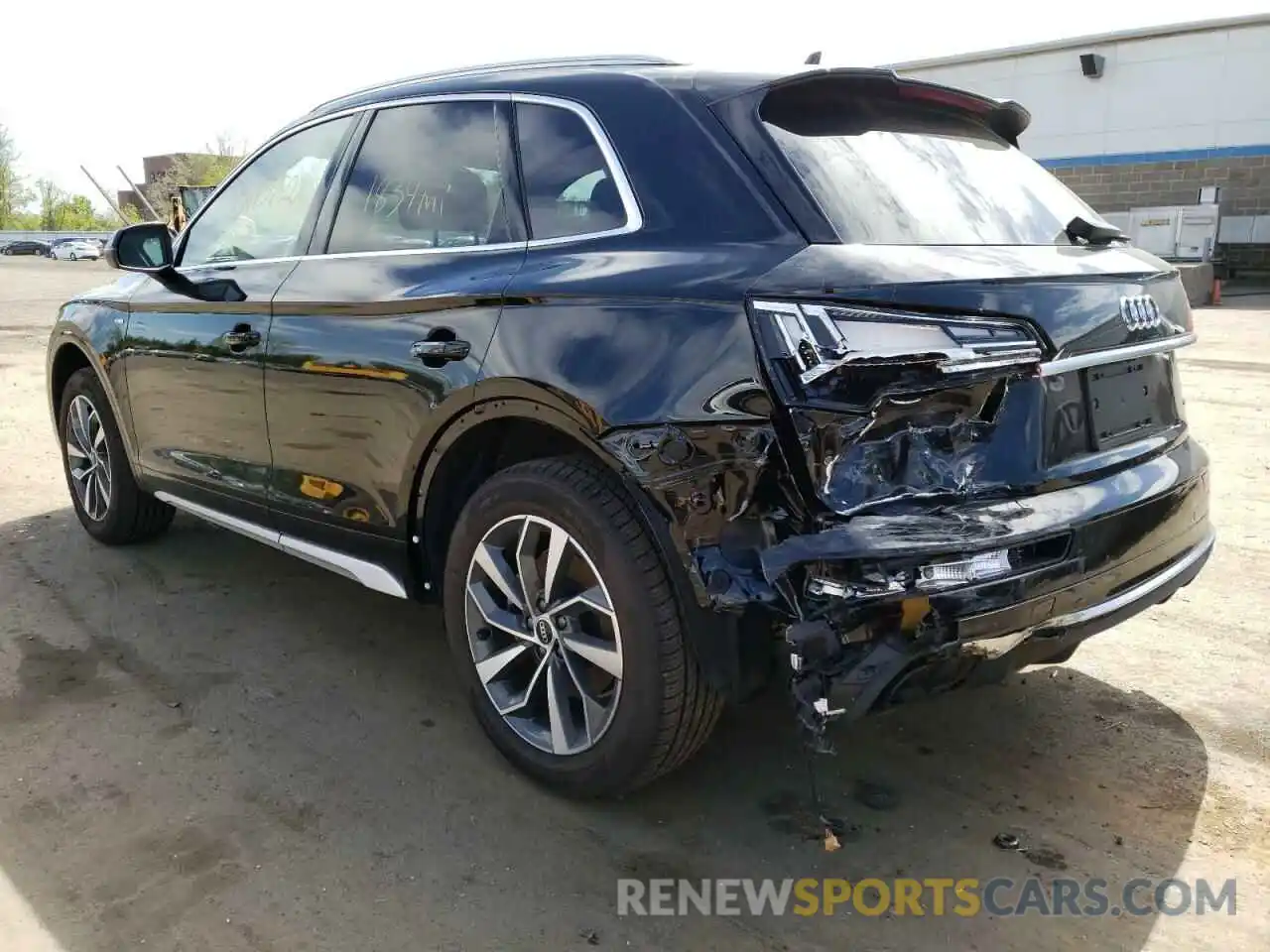 3 Photograph of a damaged car WA1EAAFY1N2025680 AUDI Q5 2022