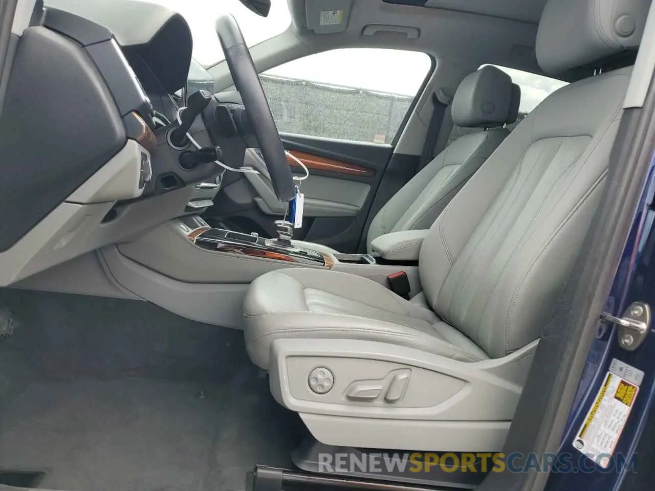 7 Photograph of a damaged car WA1EAAFY1N2044665 AUDI Q5 2022