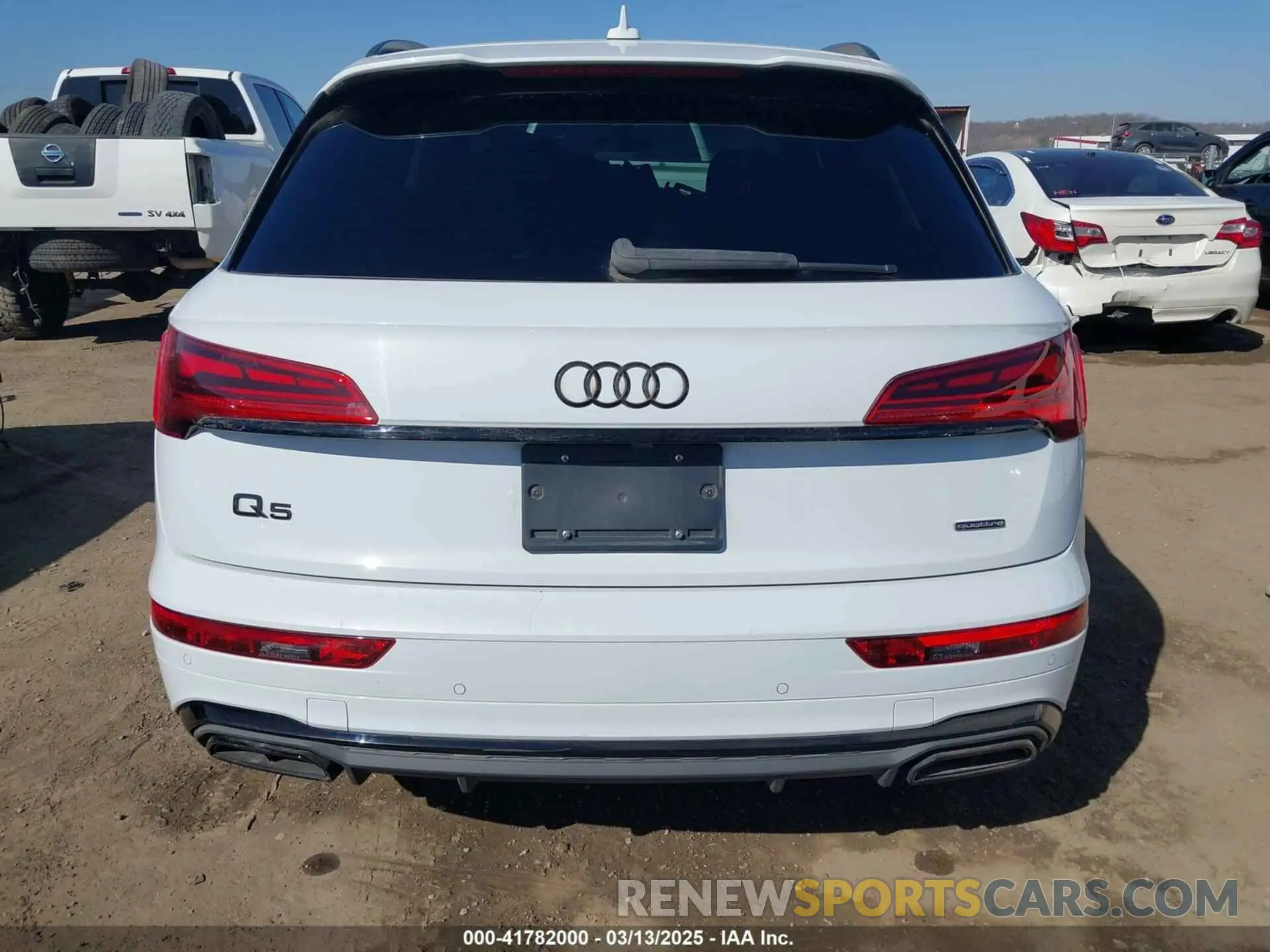 17 Photograph of a damaged car WA1EAAFY1N2126380 AUDI Q5 2022