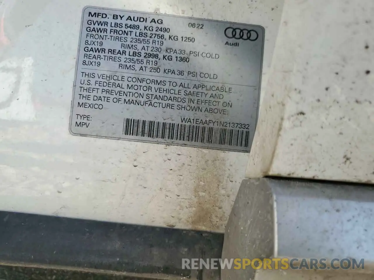 13 Photograph of a damaged car WA1EAAFY1N2137332 AUDI Q5 2022