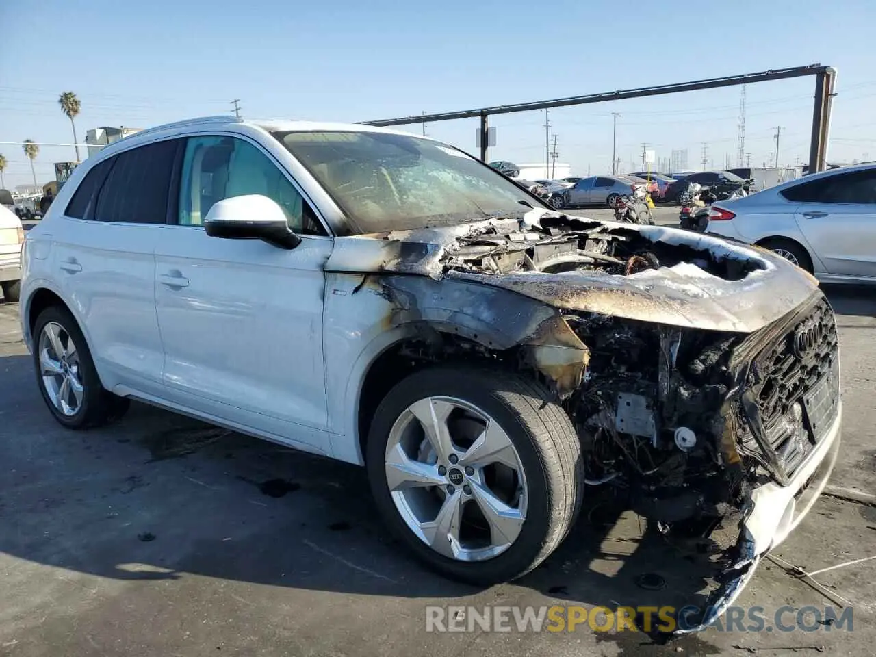 4 Photograph of a damaged car WA1EAAFY2N2007933 AUDI Q5 2022