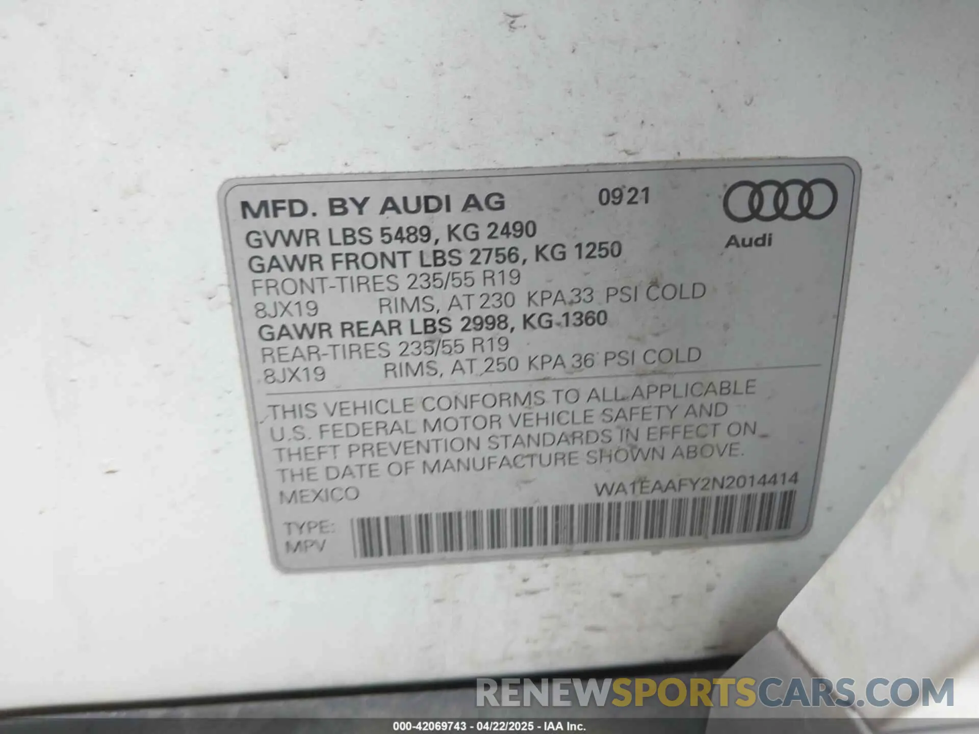 9 Photograph of a damaged car WA1EAAFY2N2014414 AUDI Q5 2022