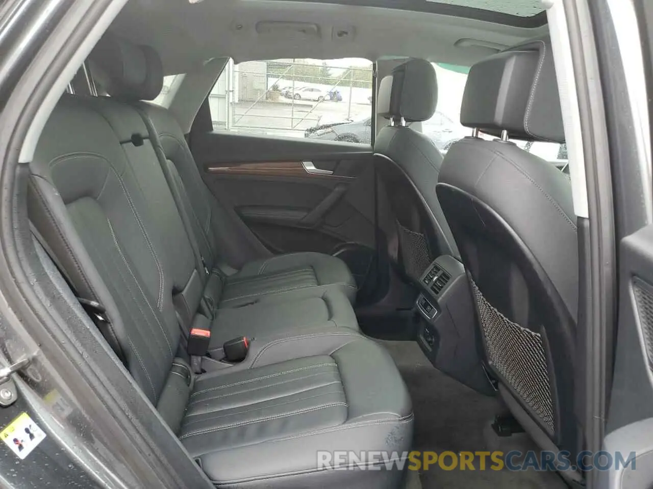 11 Photograph of a damaged car WA1EAAFY2N2020441 AUDI Q5 2022