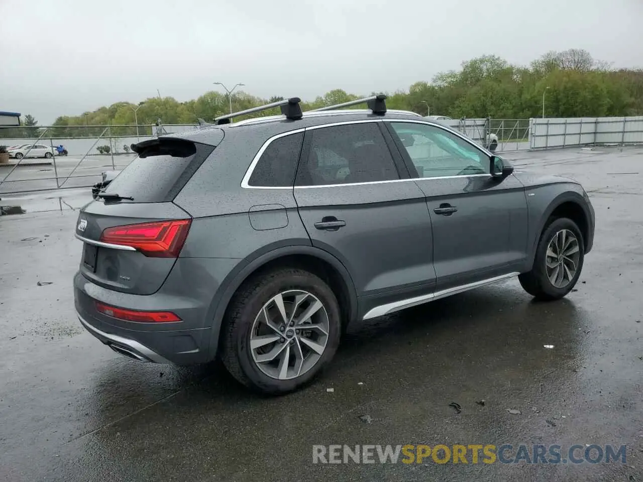 3 Photograph of a damaged car WA1EAAFY2N2020441 AUDI Q5 2022