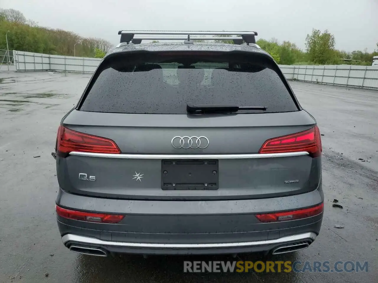 6 Photograph of a damaged car WA1EAAFY2N2020441 AUDI Q5 2022