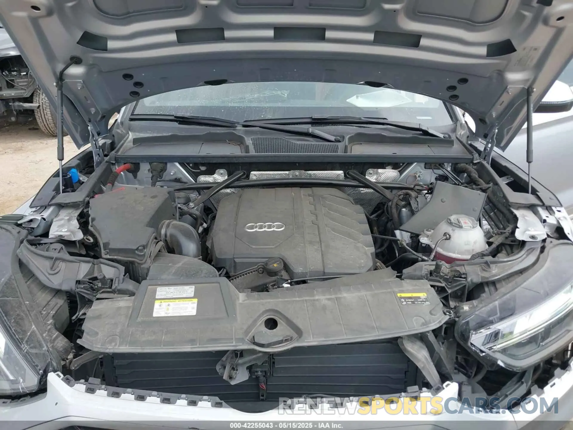 10 Photograph of a damaged car WA1EAAFY2N2081546 AUDI Q5 2022