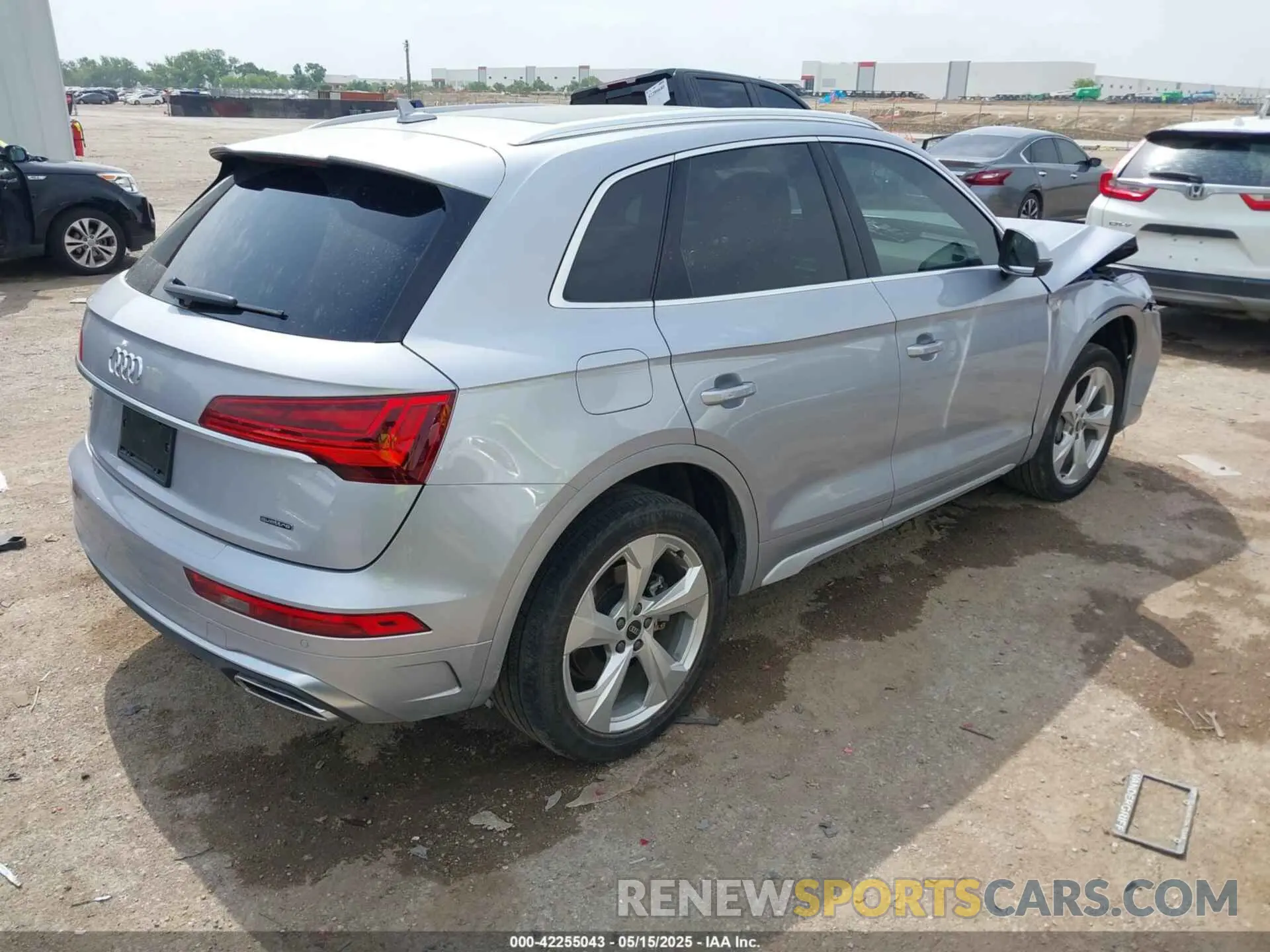 4 Photograph of a damaged car WA1EAAFY2N2081546 AUDI Q5 2022