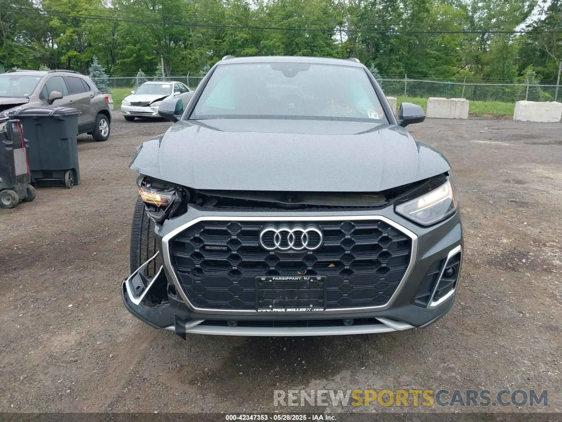12 Photograph of a damaged car WA1EAAFY2N2104498 AUDI Q5 2022