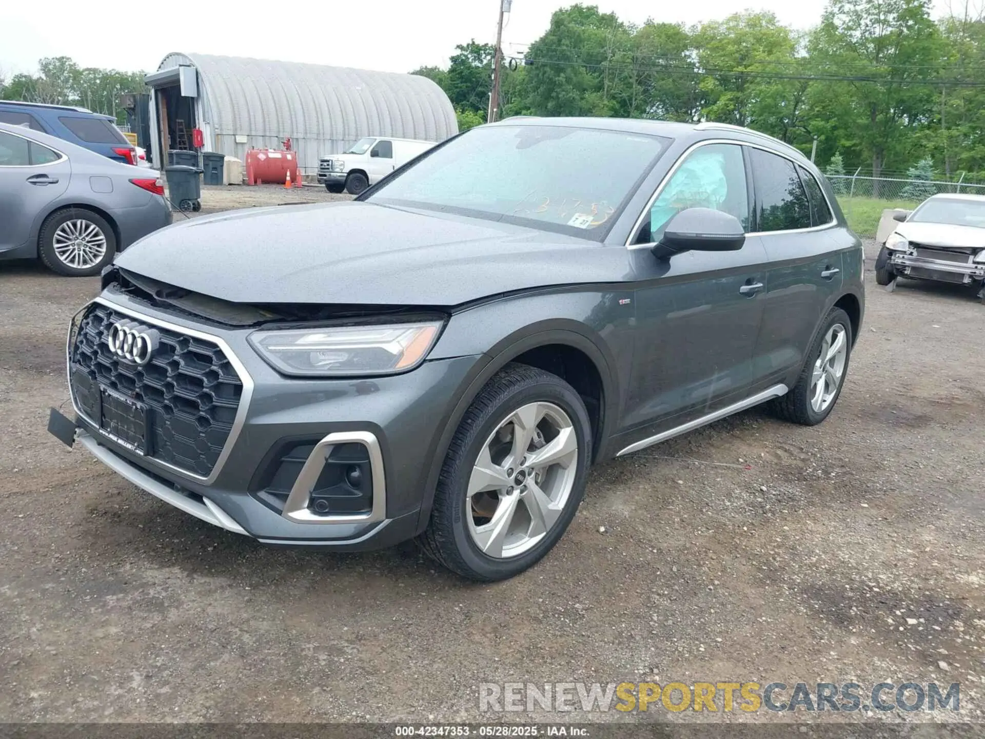 2 Photograph of a damaged car WA1EAAFY2N2104498 AUDI Q5 2022