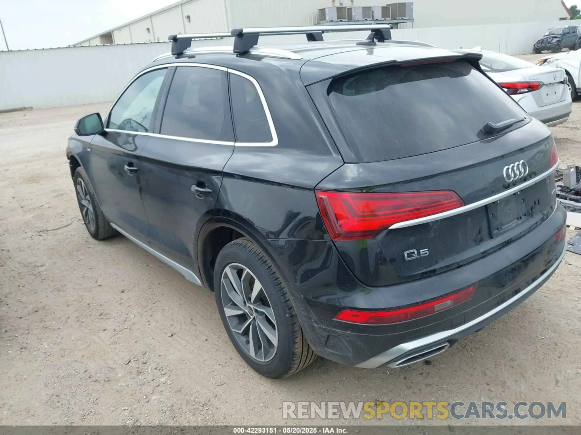 3 Photograph of a damaged car WA1EAAFY2N2111287 AUDI Q5 2022