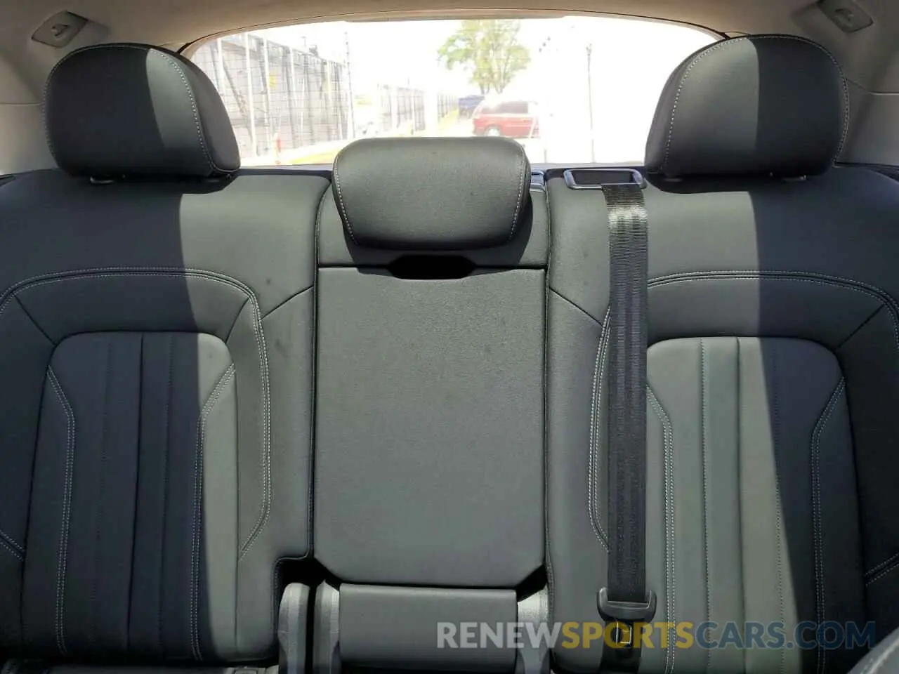 10 Photograph of a damaged car WA1EAAFY2N2121091 AUDI Q5 2022
