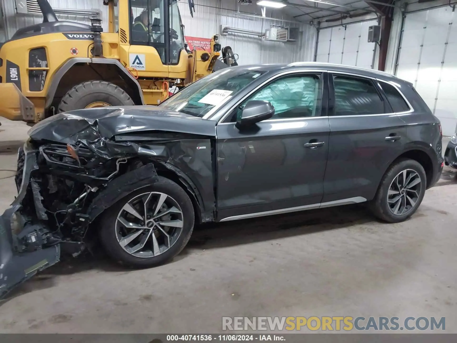 14 Photograph of a damaged car WA1EAAFY3N2023929 AUDI Q5 2022