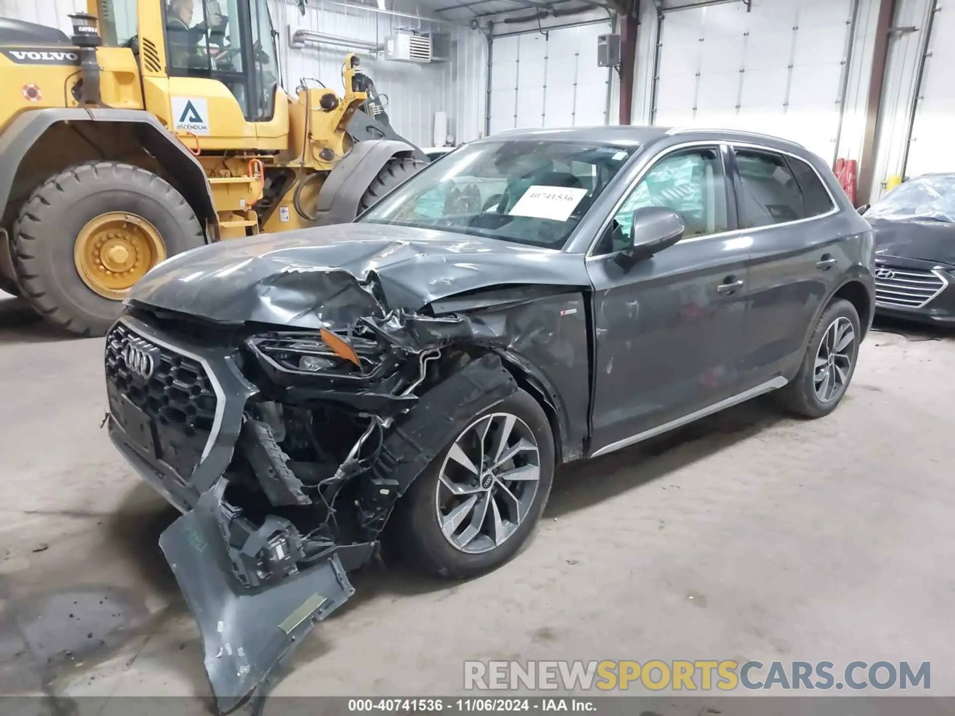 2 Photograph of a damaged car WA1EAAFY3N2023929 AUDI Q5 2022