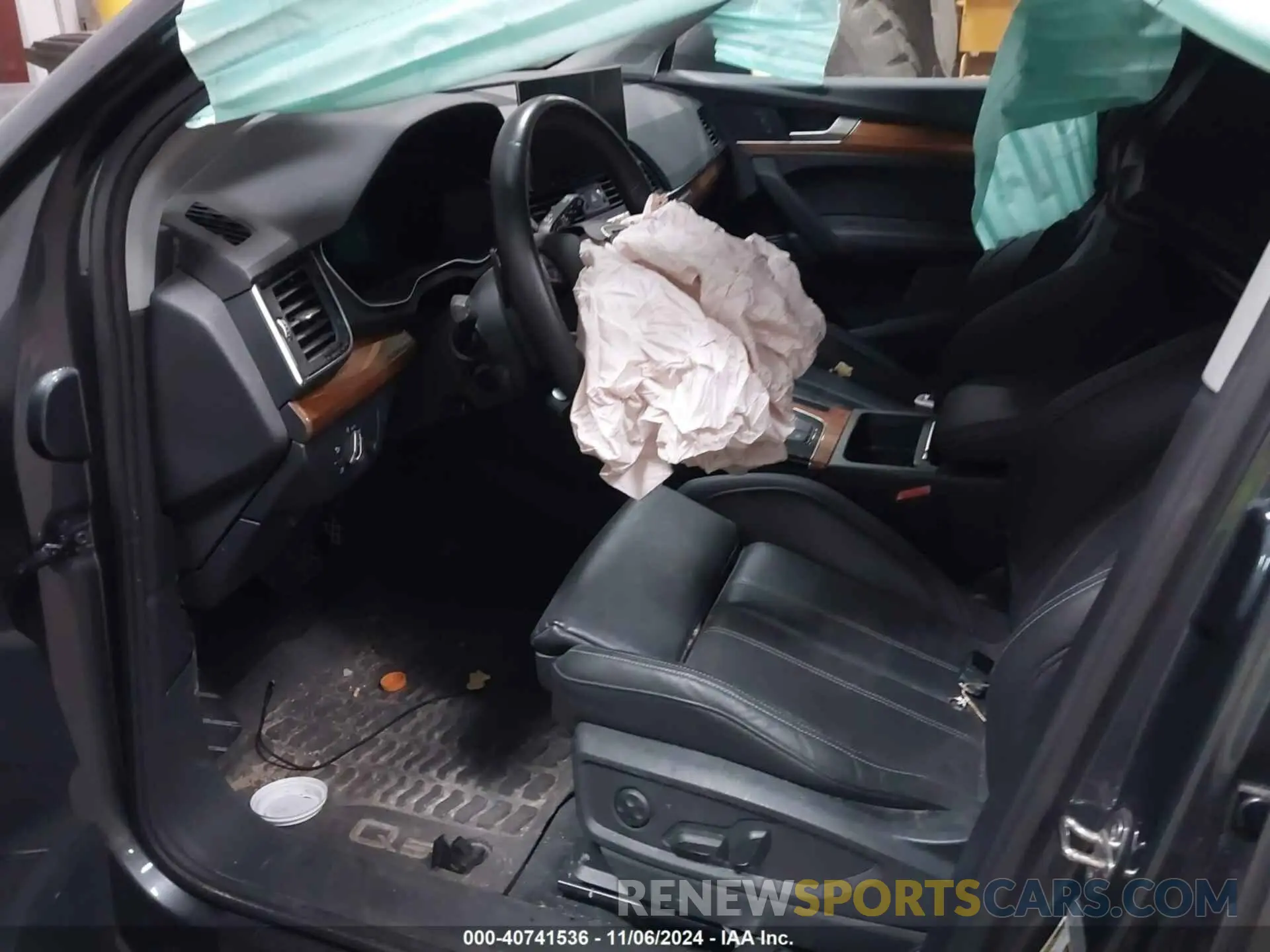5 Photograph of a damaged car WA1EAAFY3N2023929 AUDI Q5 2022