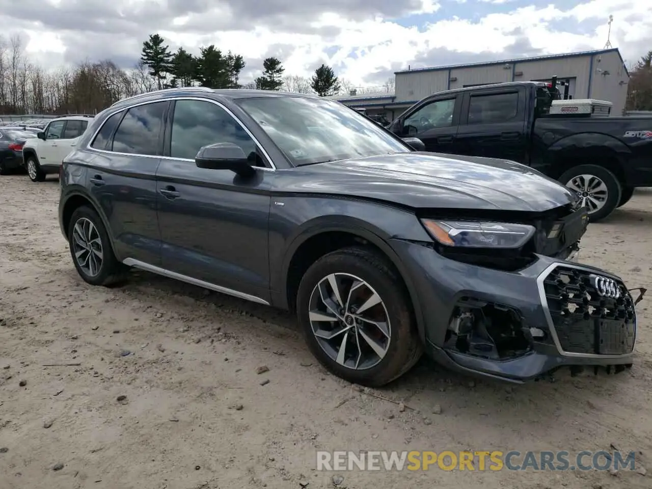 4 Photograph of a damaged car WA1EAAFY3N2026619 AUDI Q5 2022