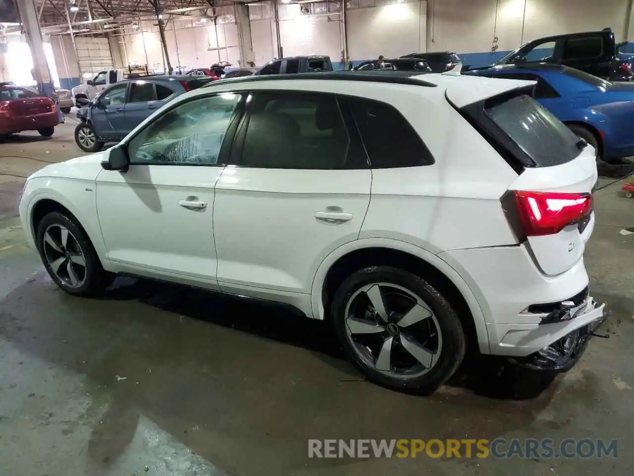 2 Photograph of a damaged car WA1EAAFY3N2072404 AUDI Q5 2022