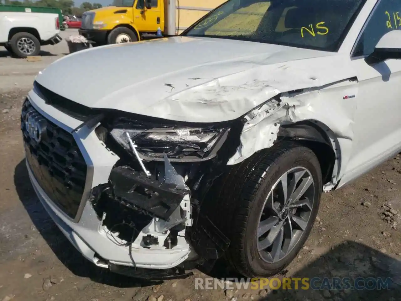 9 Photograph of a damaged car WA1EAAFY3N2079479 AUDI Q5 2022