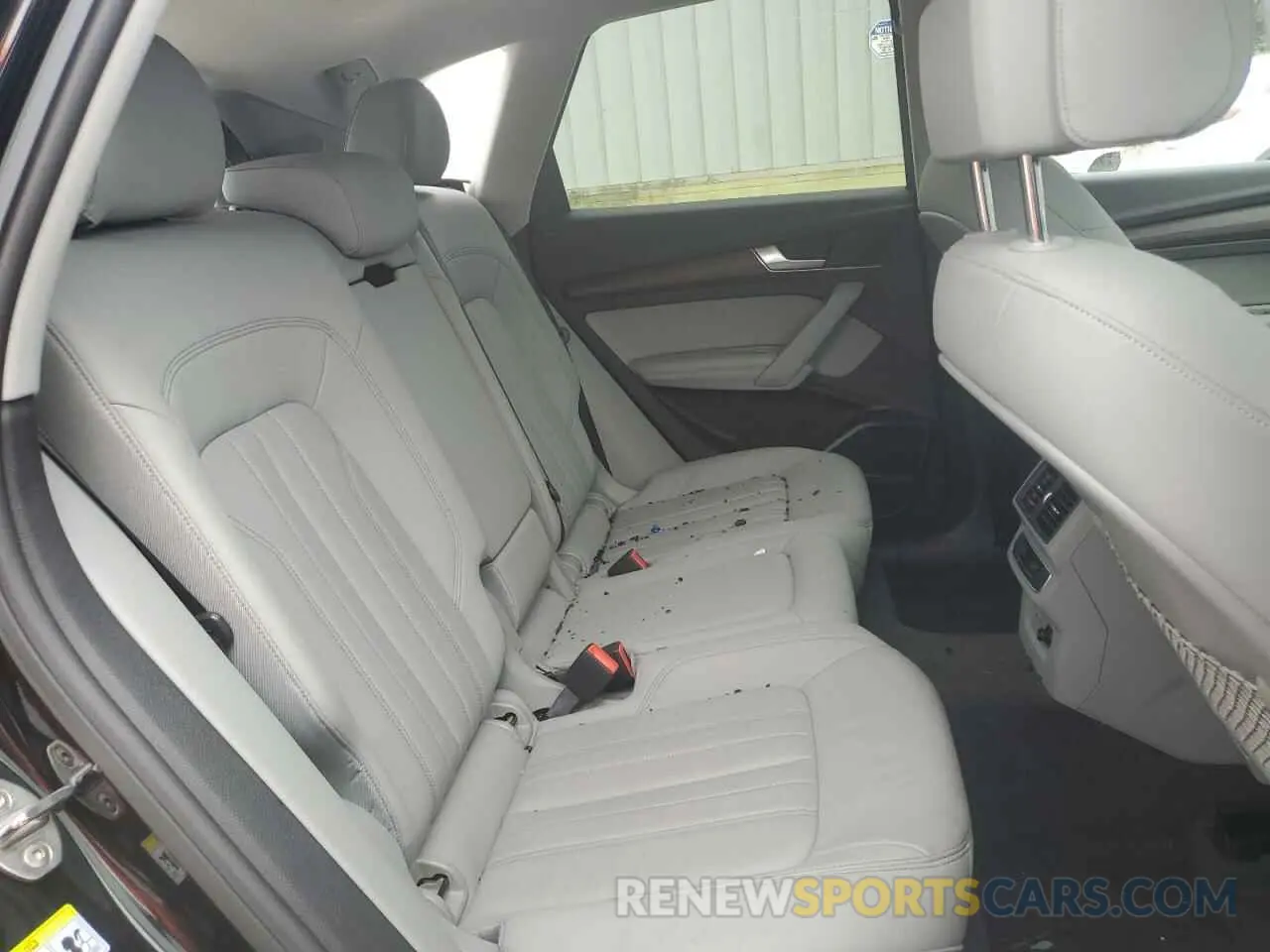11 Photograph of a damaged car WA1EAAFY3N2083869 AUDI Q5 2022
