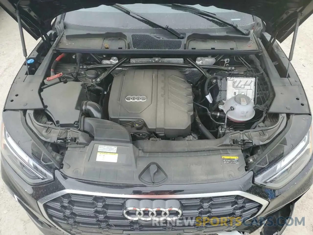 12 Photograph of a damaged car WA1EAAFY3N2083869 AUDI Q5 2022