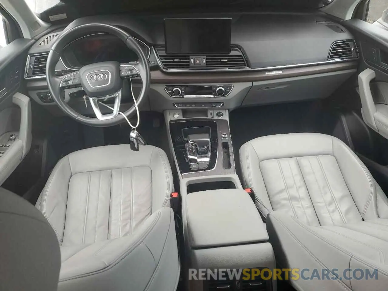 8 Photograph of a damaged car WA1EAAFY3N2083869 AUDI Q5 2022