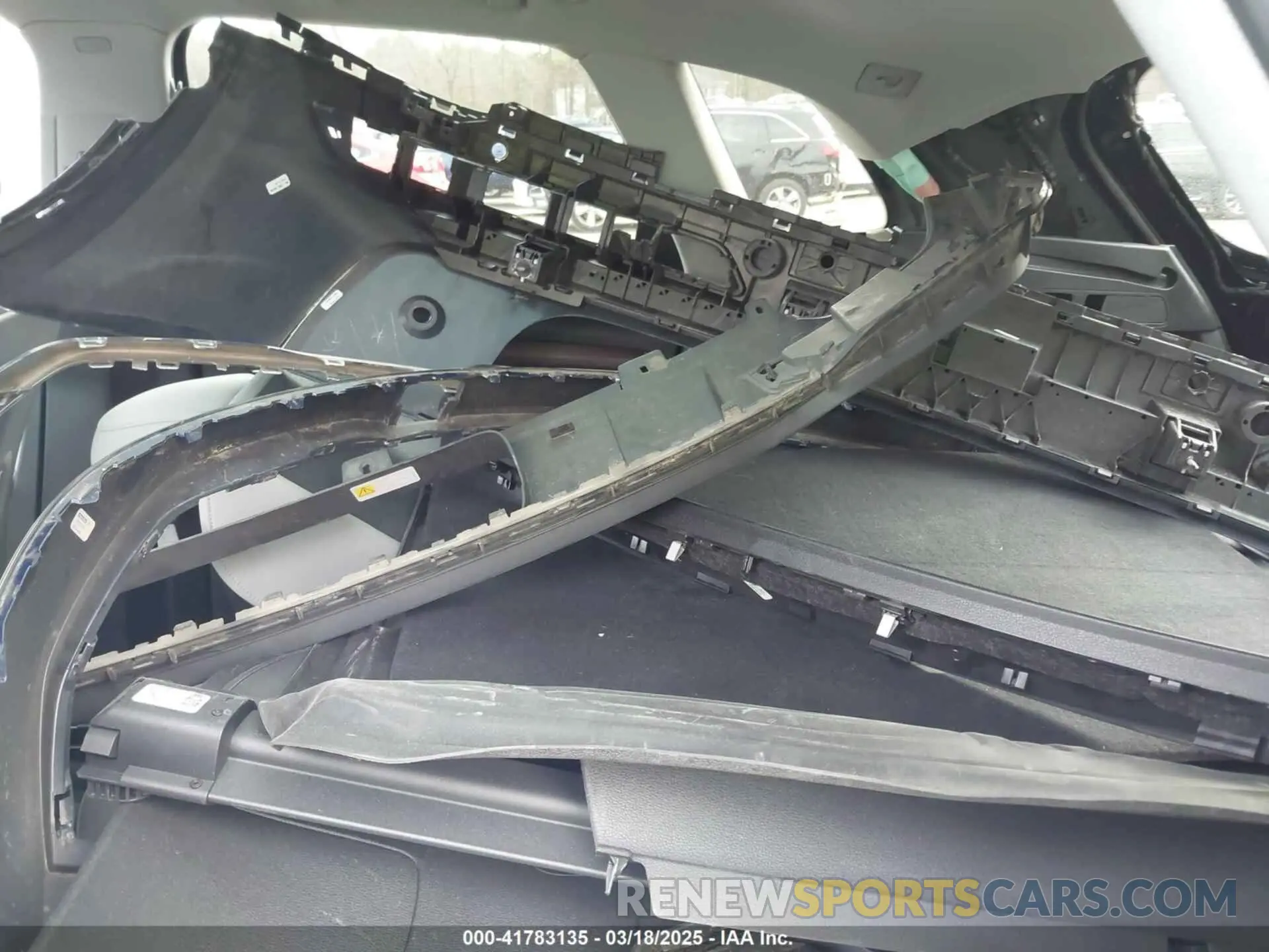 12 Photograph of a damaged car WA1EAAFY3N2099747 AUDI Q5 2022