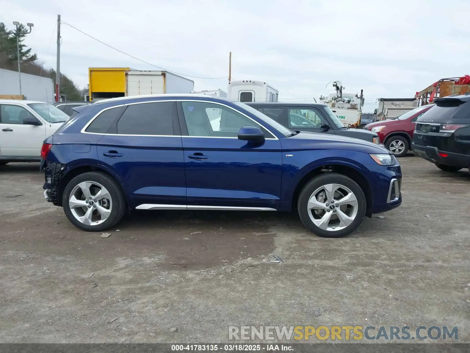 14 Photograph of a damaged car WA1EAAFY3N2099747 AUDI Q5 2022