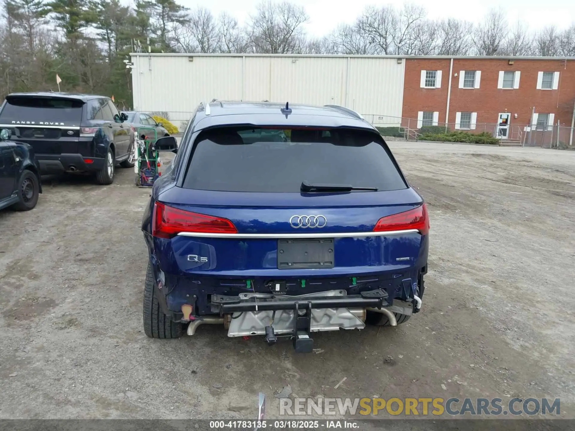17 Photograph of a damaged car WA1EAAFY3N2099747 AUDI Q5 2022