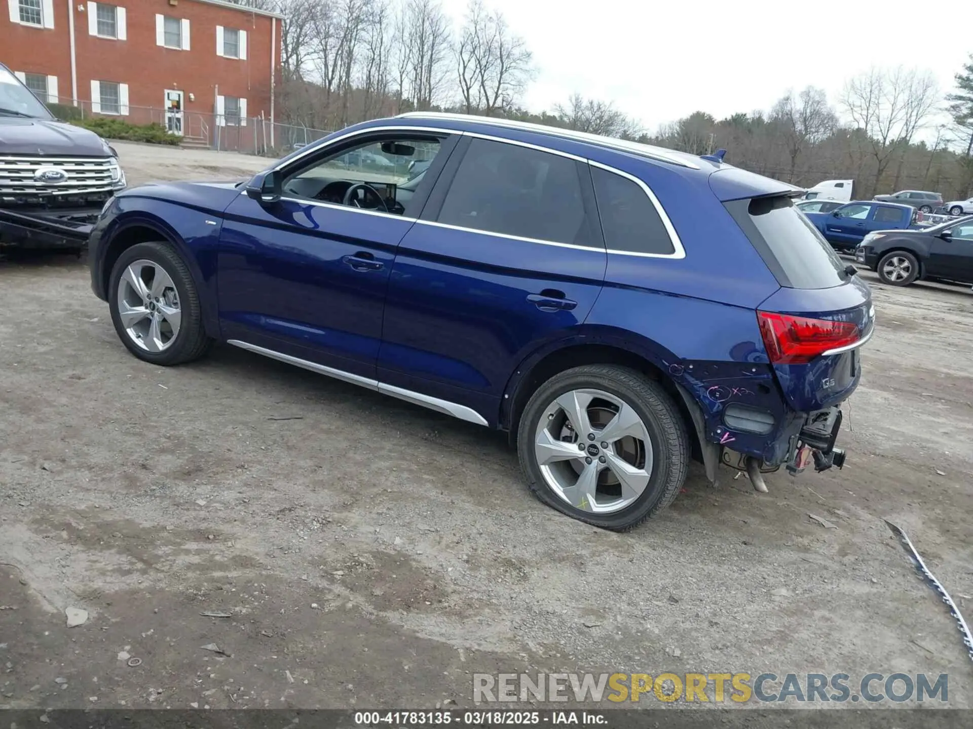 3 Photograph of a damaged car WA1EAAFY3N2099747 AUDI Q5 2022