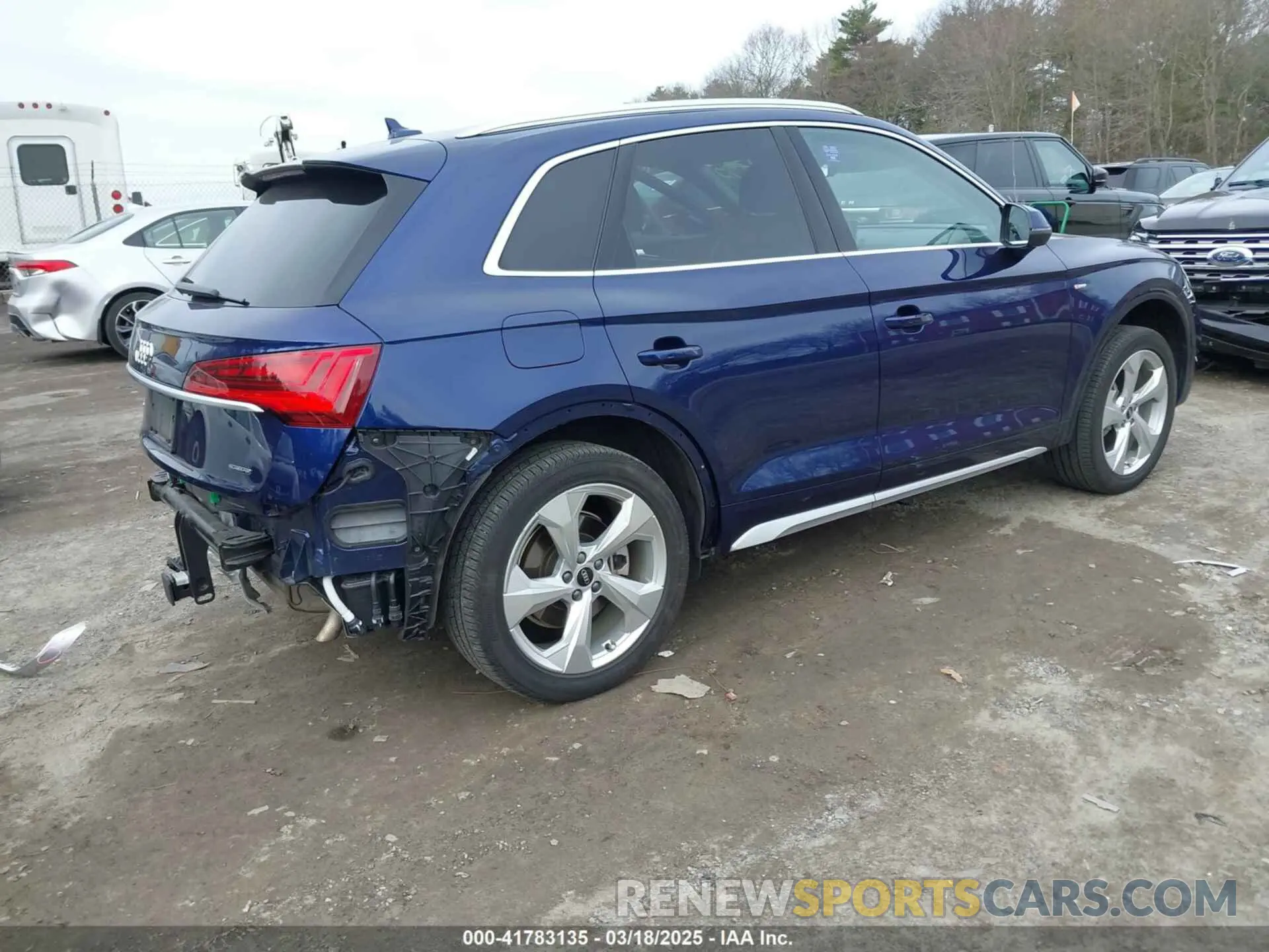 4 Photograph of a damaged car WA1EAAFY3N2099747 AUDI Q5 2022