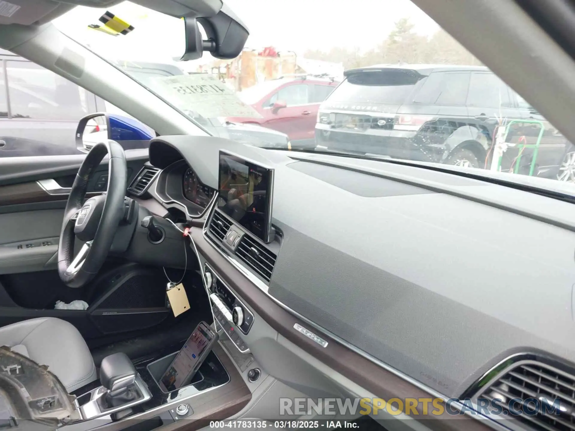 5 Photograph of a damaged car WA1EAAFY3N2099747 AUDI Q5 2022