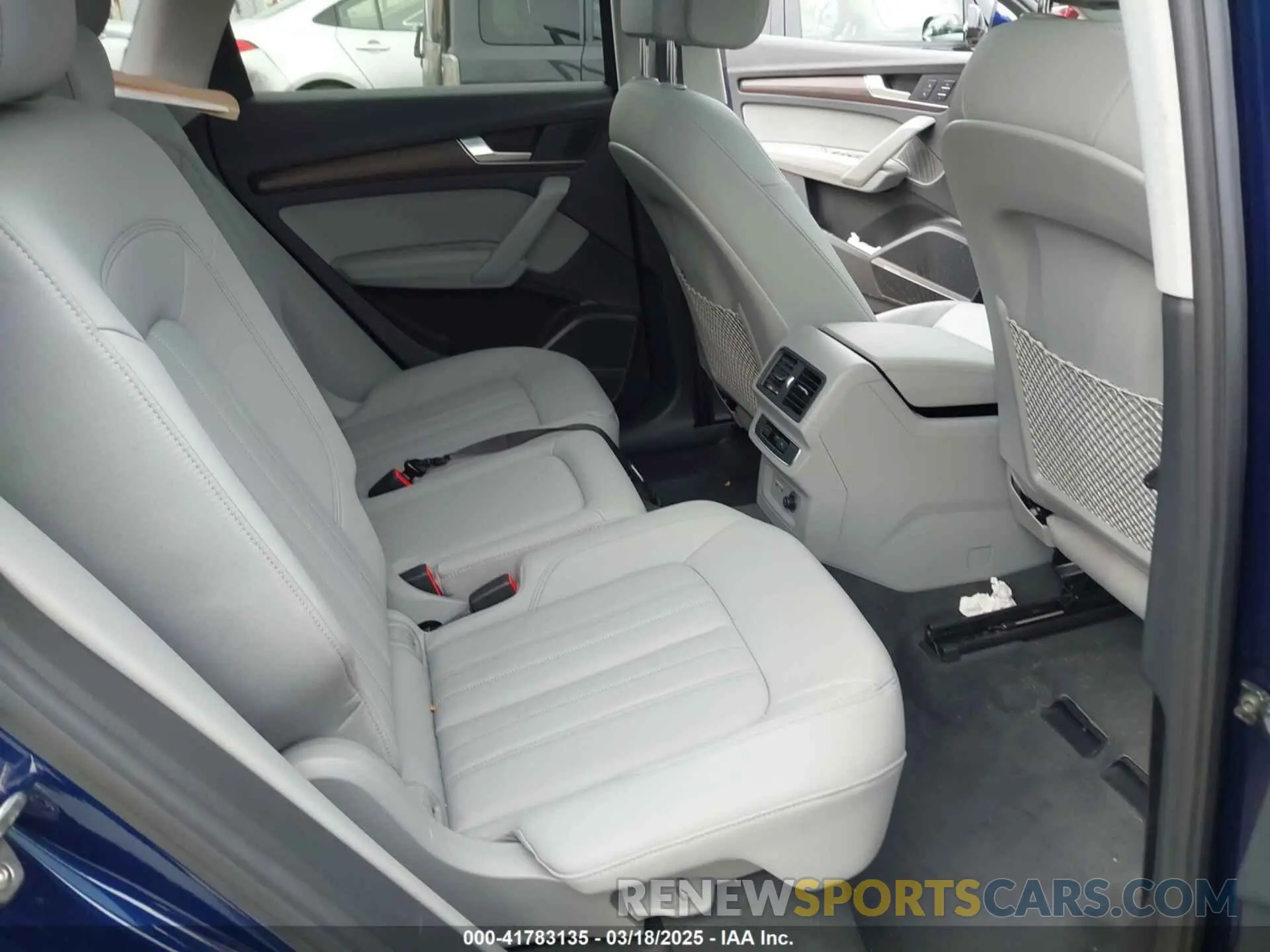 8 Photograph of a damaged car WA1EAAFY3N2099747 AUDI Q5 2022