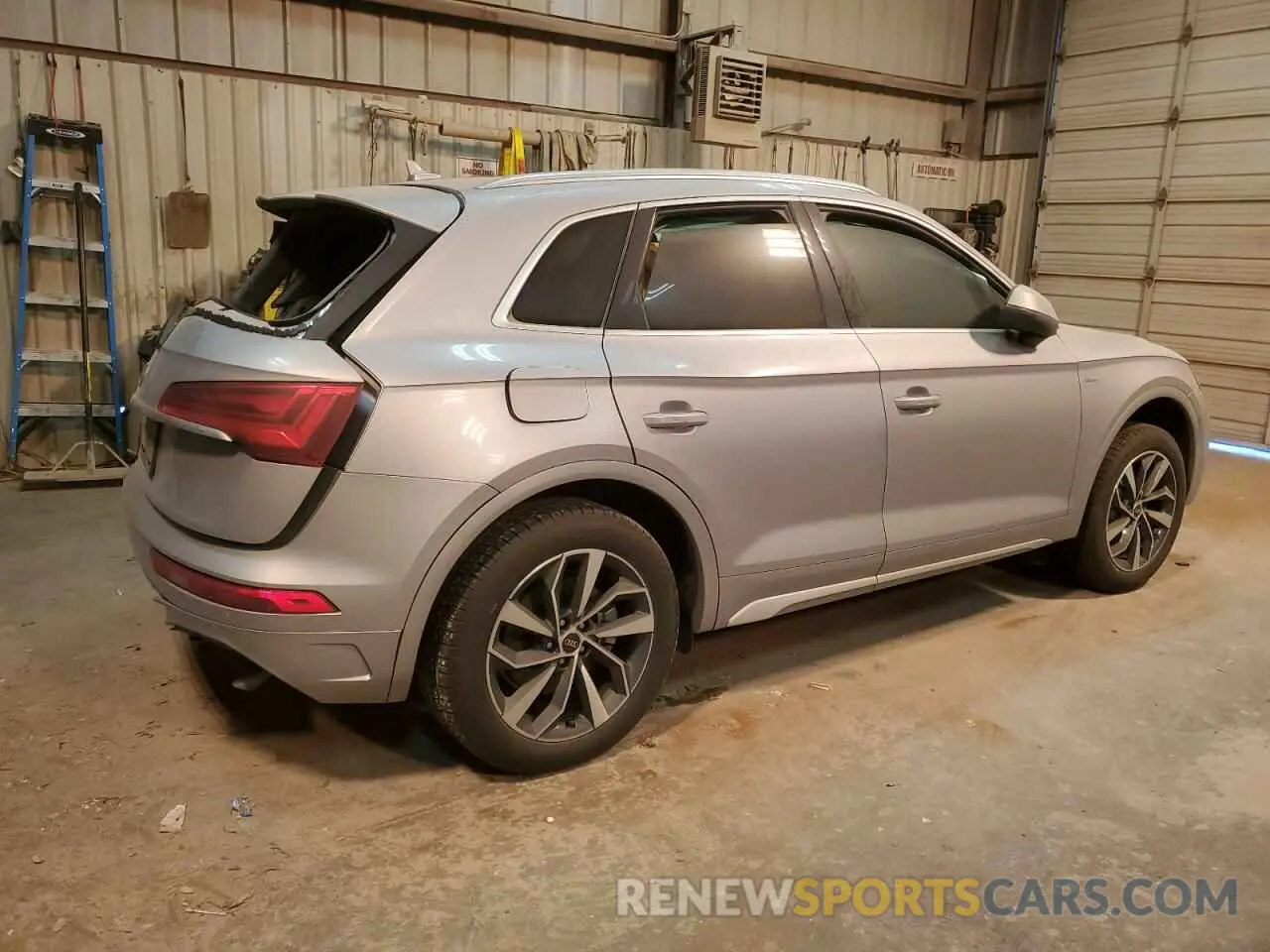 3 Photograph of a damaged car WA1EAAFY3N2114442 AUDI Q5 2022