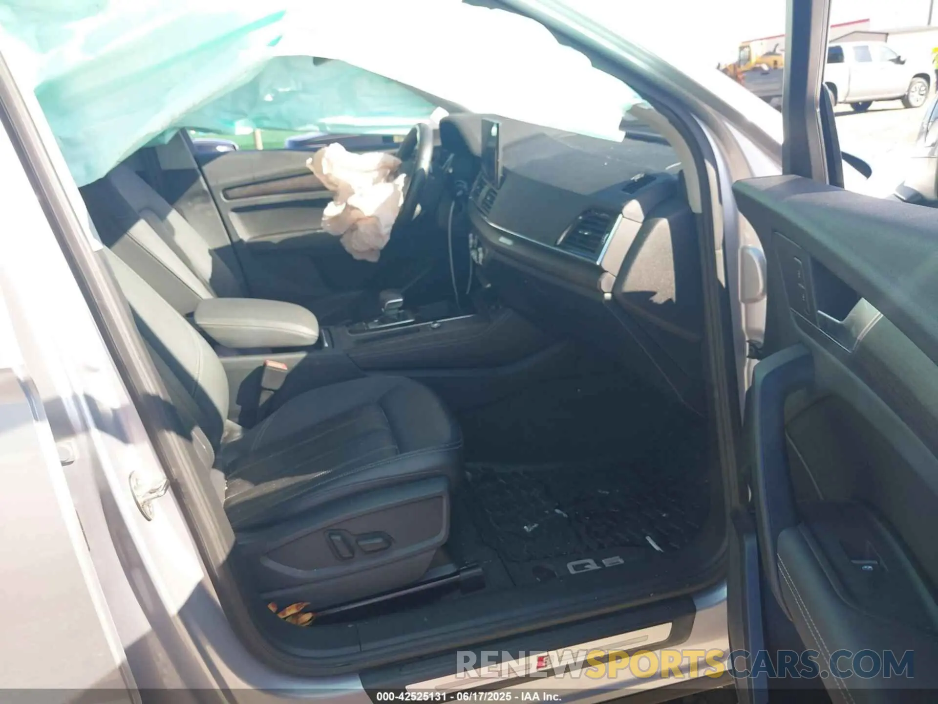 5 Photograph of a damaged car WA1EAAFY3N2120175 AUDI Q5 2022