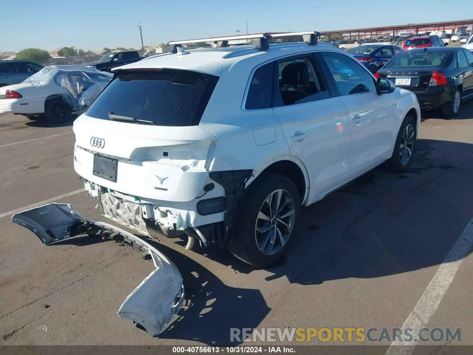 4 Photograph of a damaged car WA1EAAFY4N2075490 AUDI Q5 2022