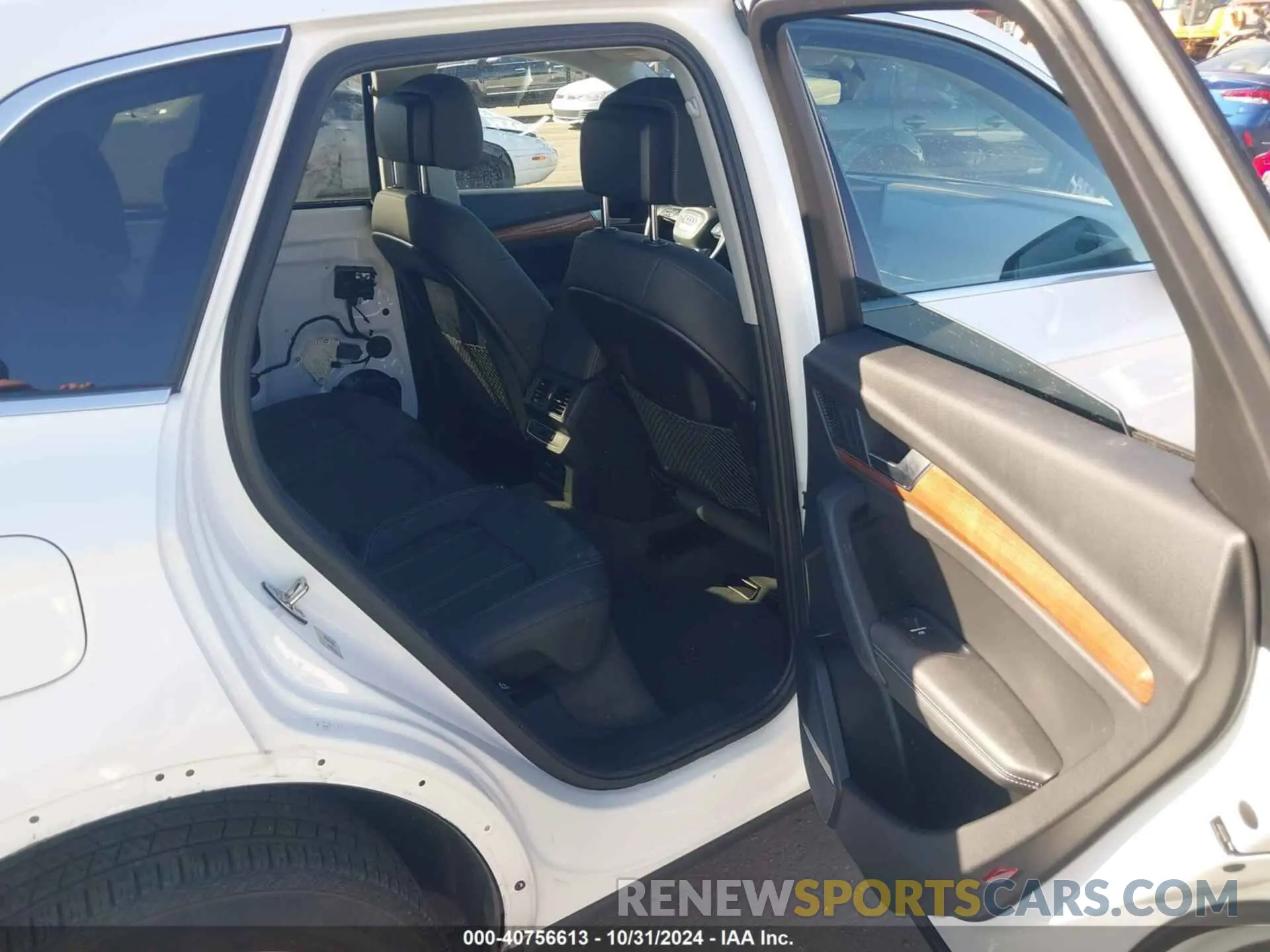 8 Photograph of a damaged car WA1EAAFY4N2075490 AUDI Q5 2022