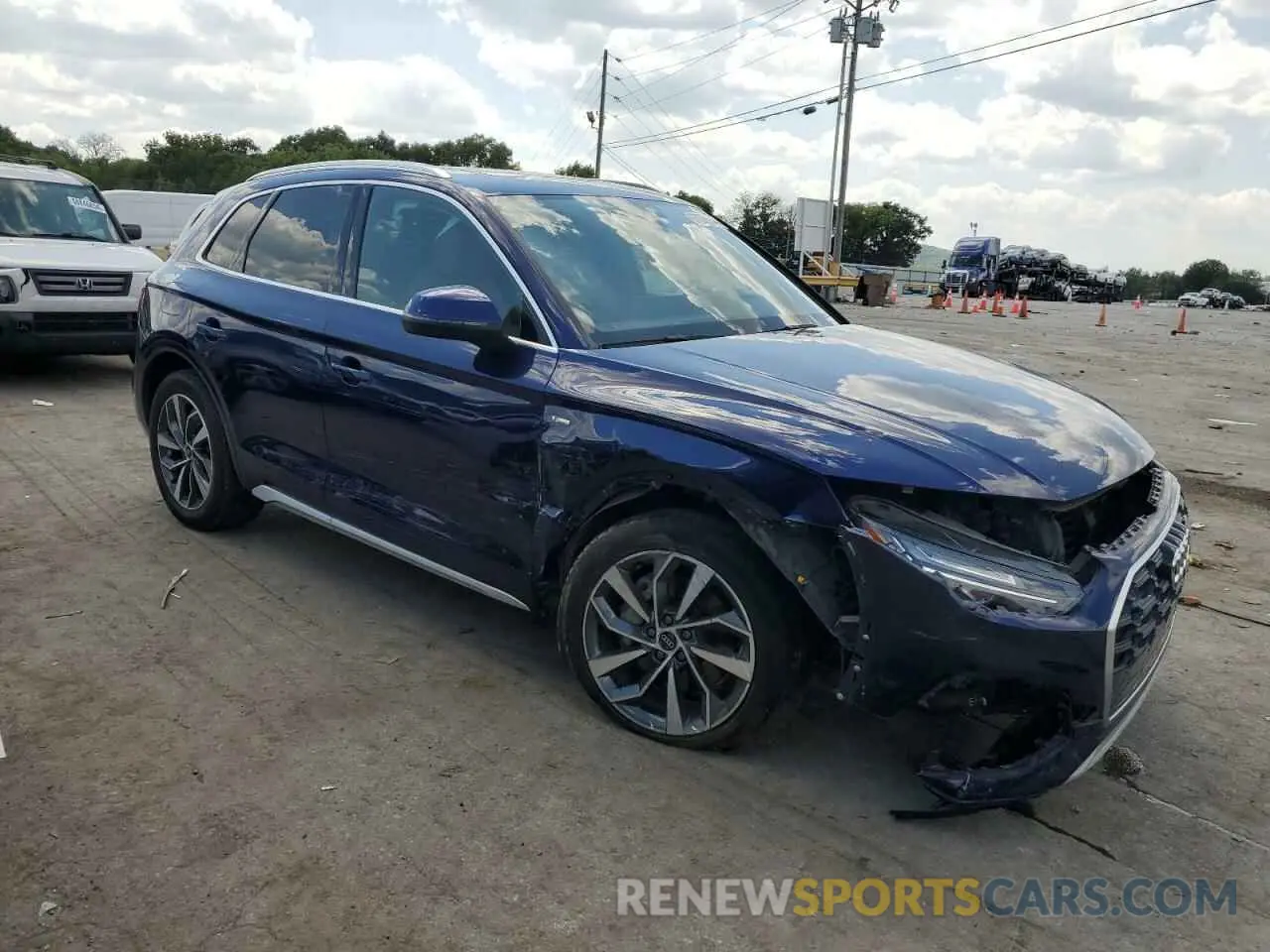 4 Photograph of a damaged car WA1EAAFY4N2093925 AUDI Q5 2022