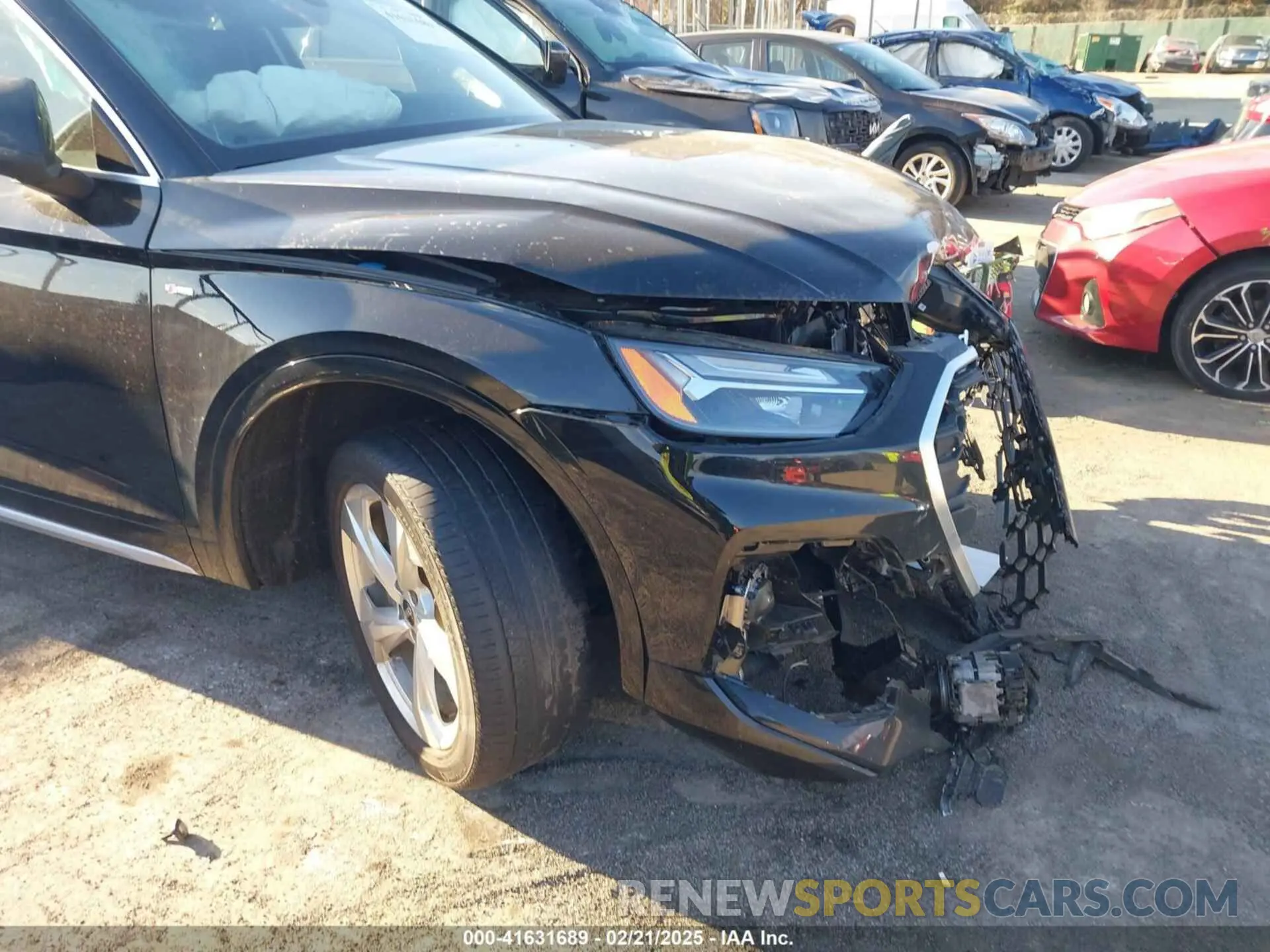 19 Photograph of a damaged car WA1EAAFY4N2139947 AUDI Q5 2022