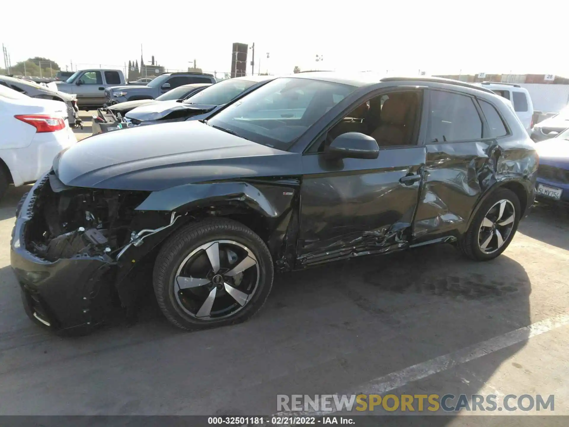 6 Photograph of a damaged car WA1EAAFY5N2015671 AUDI Q5 2022