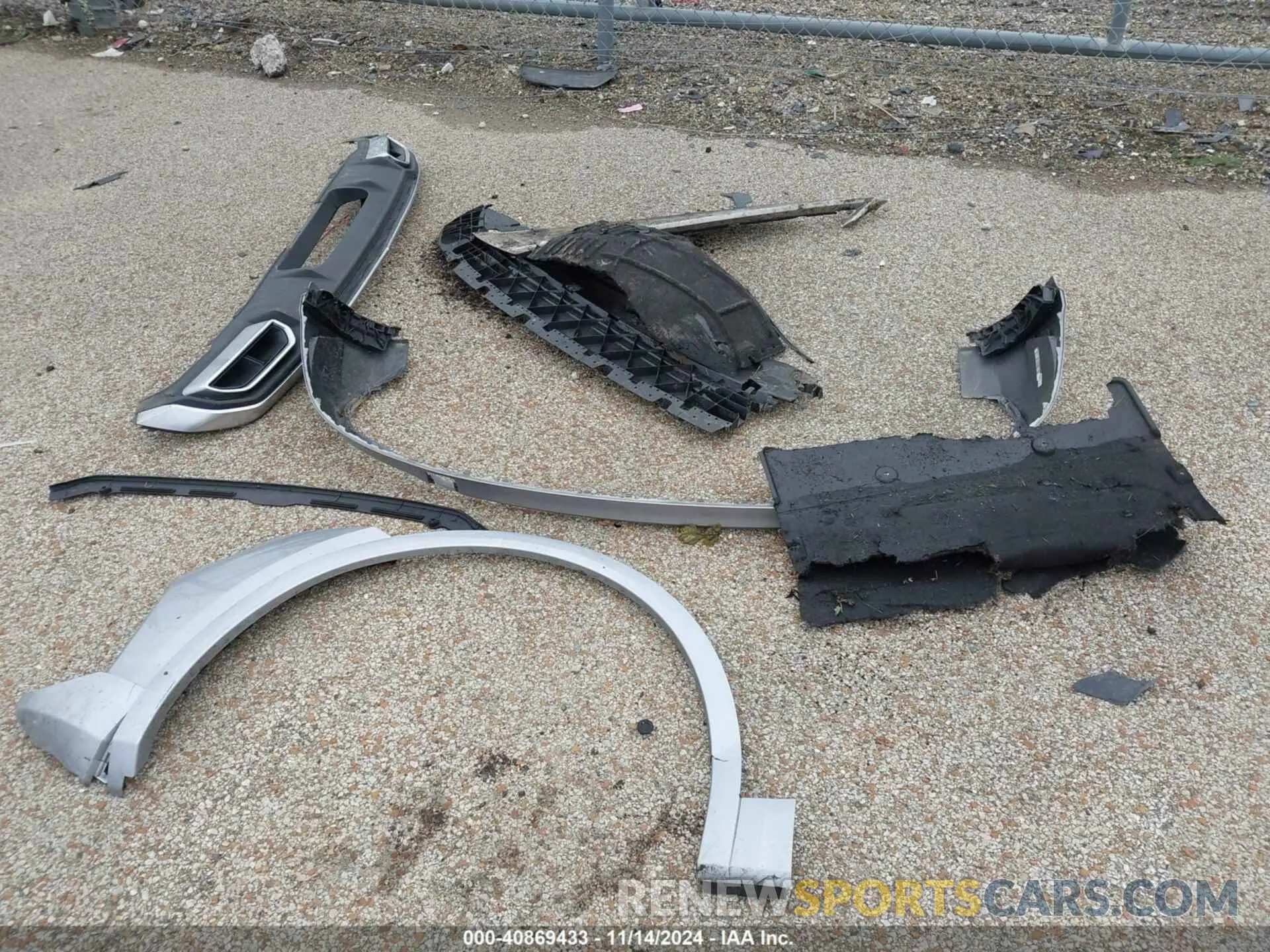 11 Photograph of a damaged car WA1EAAFY5N2058178 AUDI Q5 2022