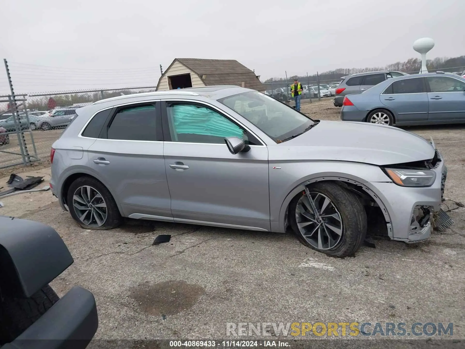 13 Photograph of a damaged car WA1EAAFY5N2058178 AUDI Q5 2022
