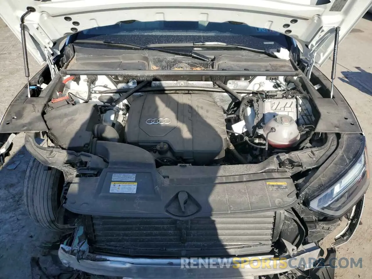 12 Photograph of a damaged car WA1EAAFY5N2118556 AUDI Q5 2022