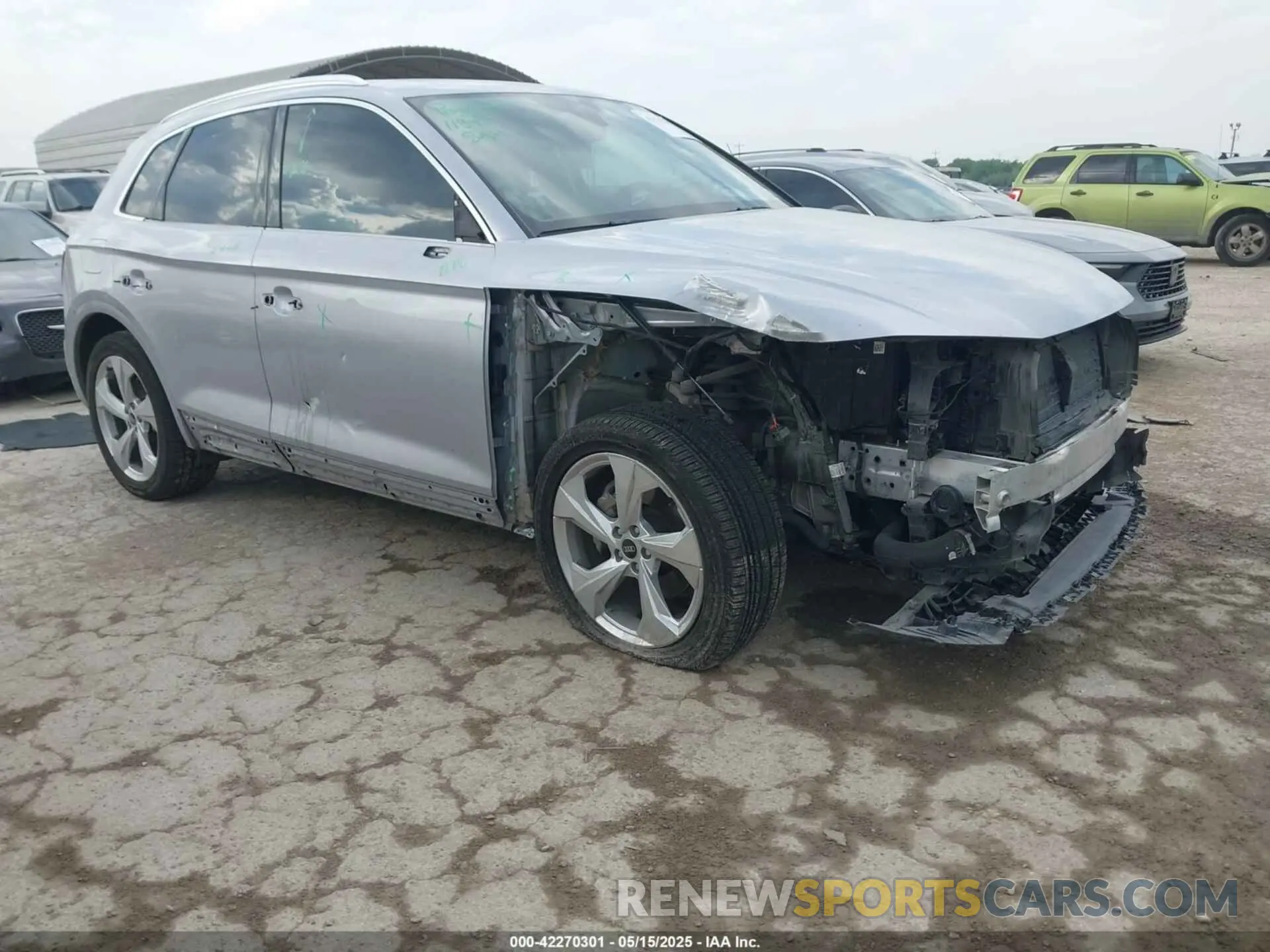 1 Photograph of a damaged car WA1EAAFY5N2130318 AUDI Q5 2022