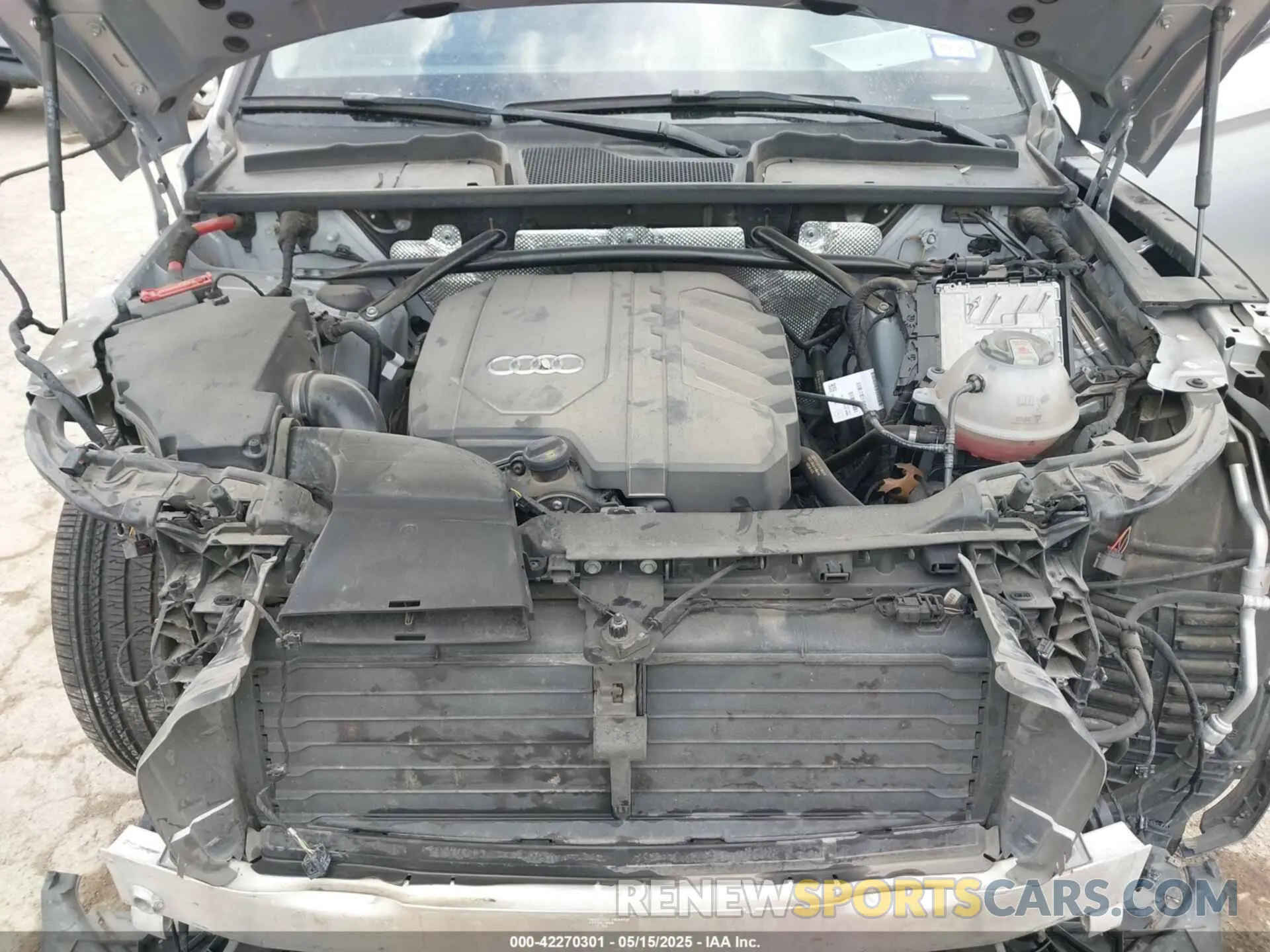 10 Photograph of a damaged car WA1EAAFY5N2130318 AUDI Q5 2022