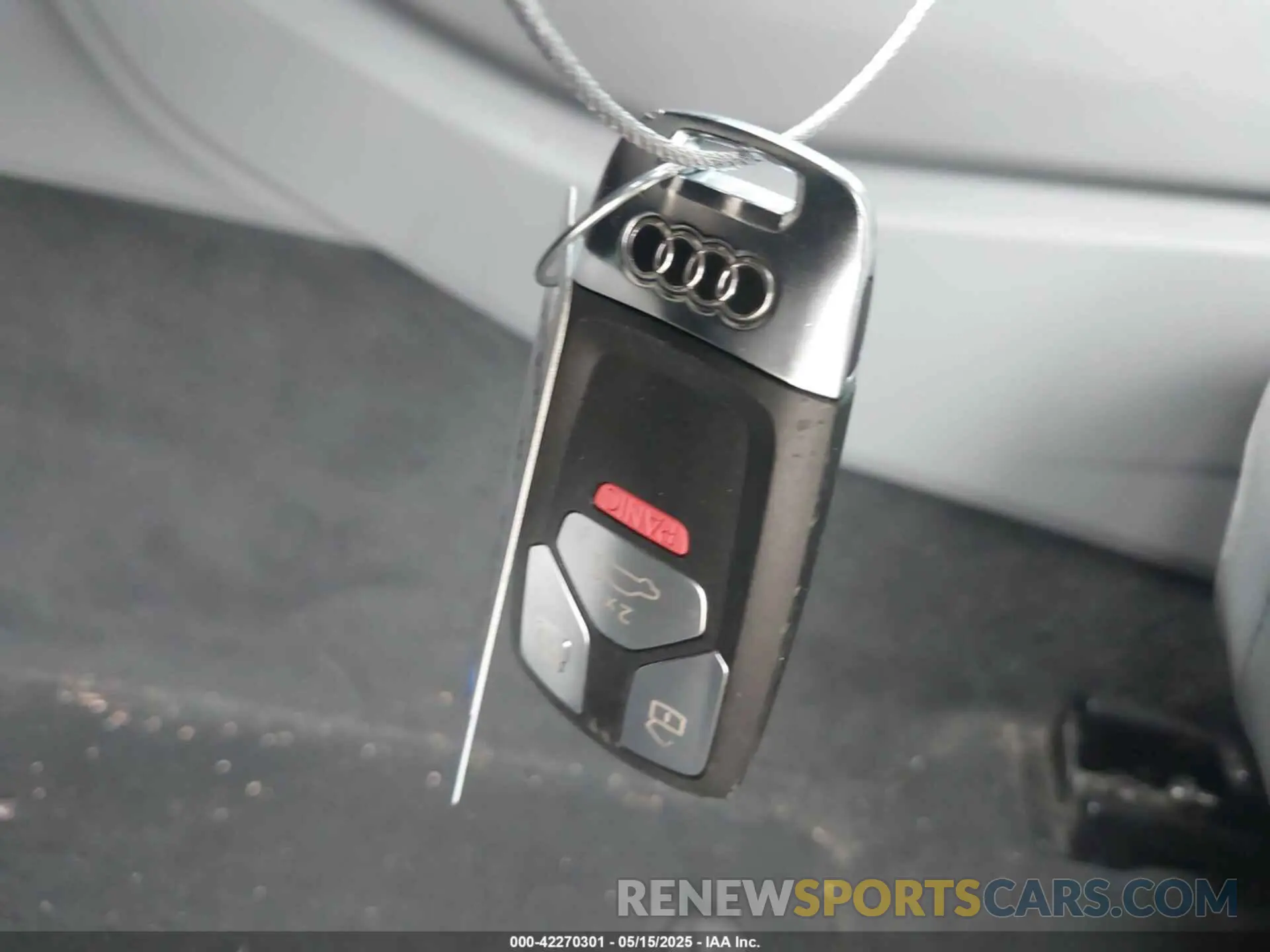 11 Photograph of a damaged car WA1EAAFY5N2130318 AUDI Q5 2022